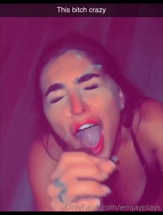 Emily Rinaudo  Onlyfans – Cumshot The Face