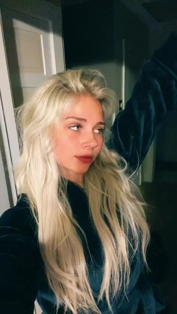 Lindsay Bercosky  Onlyfans – Show Body Videos