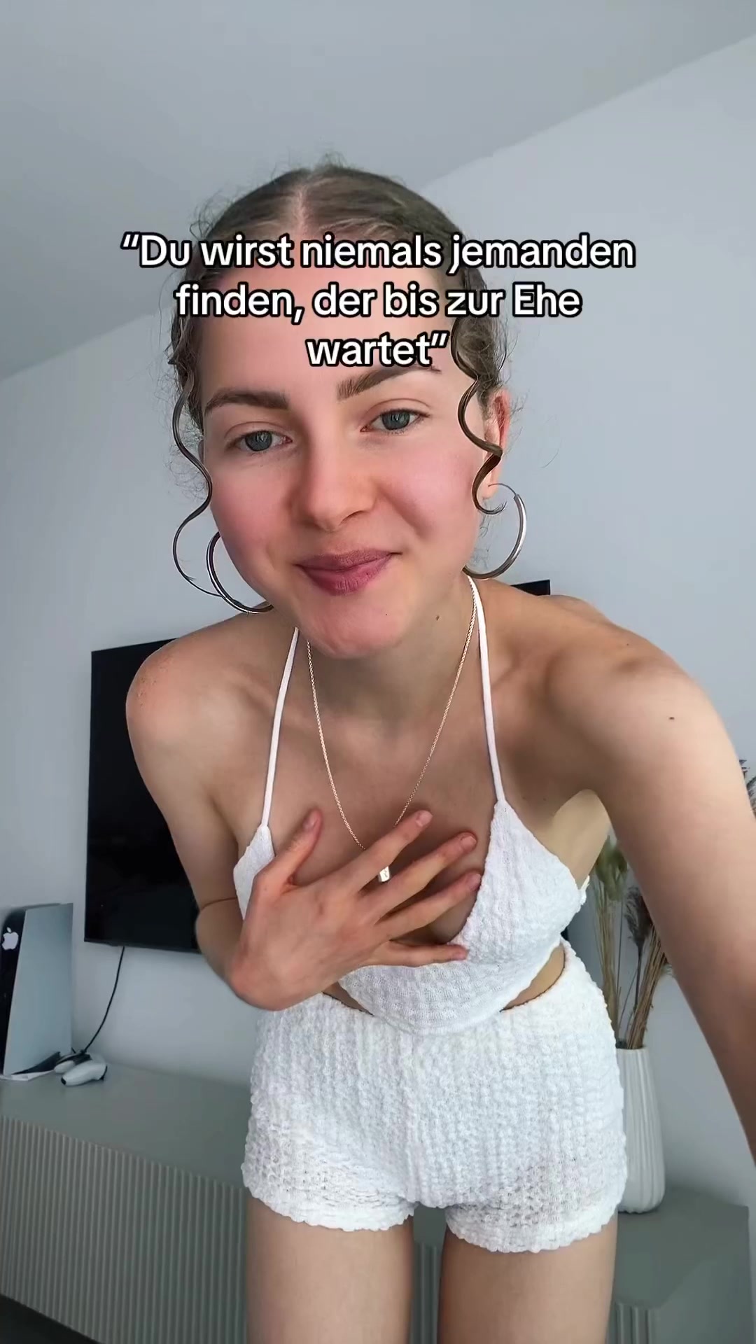 Linnea Sky Onlyfans  – Show Body Erotic Videos