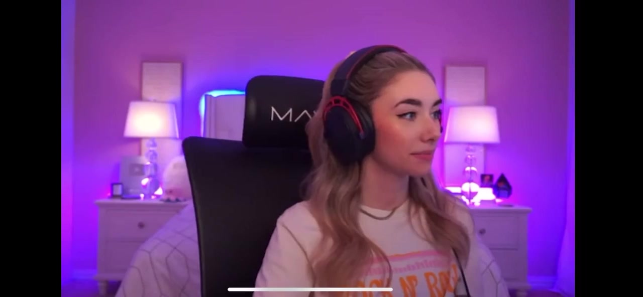 Sommerset Streamer Flashes Hot s Videos