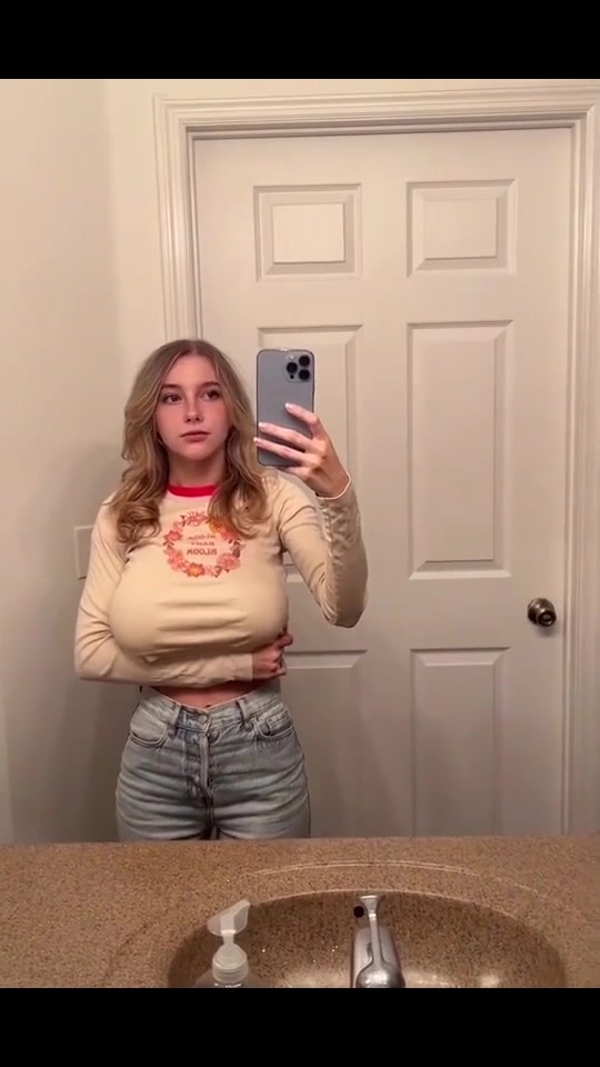 Zoe Moore  Onlyfans – Shower Big Boobs In Mirror