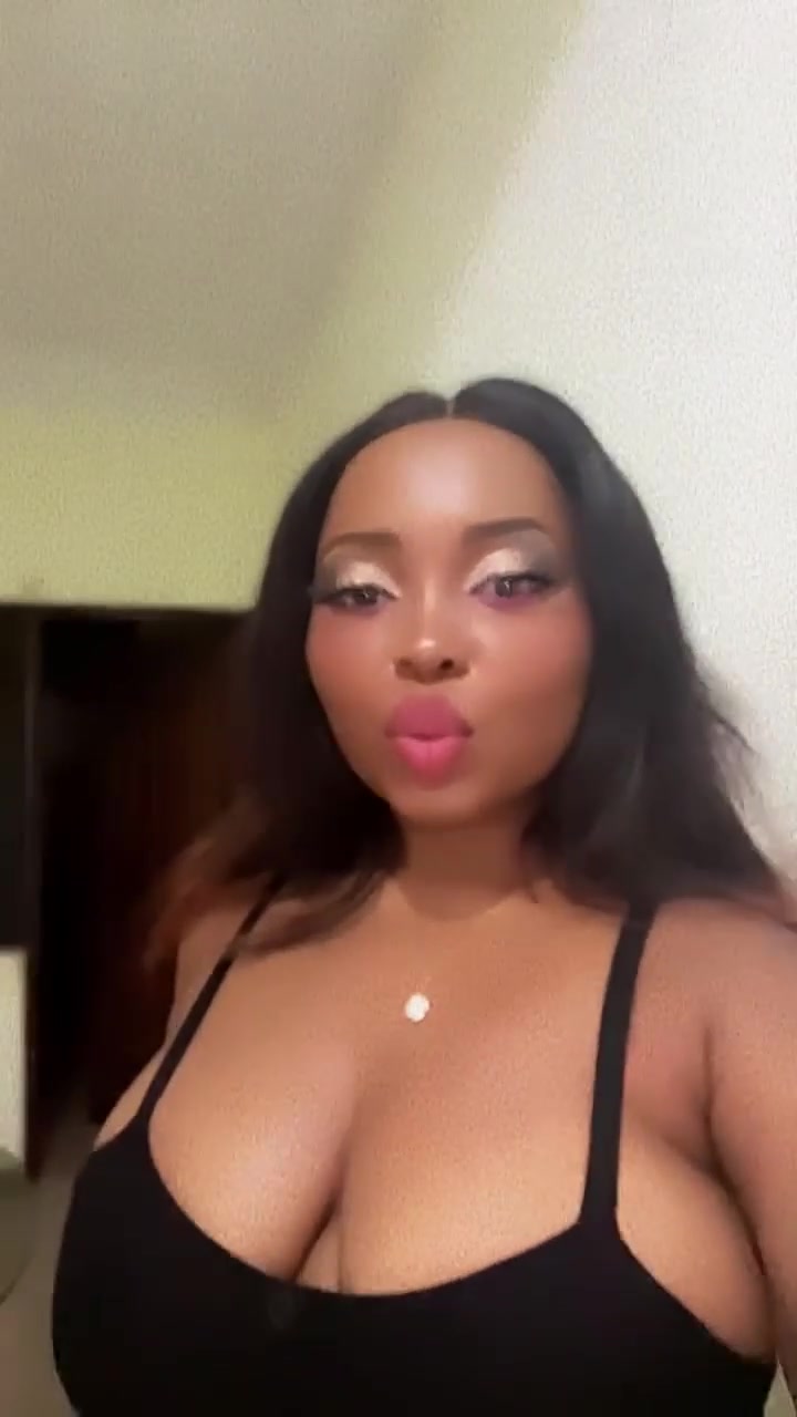 Akua Saucy  Onlyfans – Shower Big Boobs