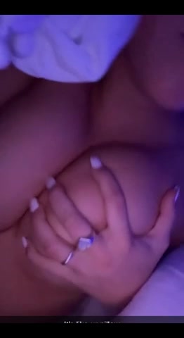 Breckie Hill Massa Boobs On Bed s Onlyfans