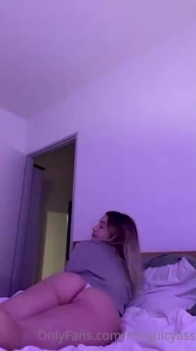 Elizabeth Sanchez Erotic Body On Bed  Onlyfans